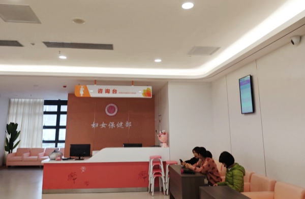 智慧醫(yī)療分診導(dǎo)引系統(tǒng),智慧醫(yī)療解決方案,排隊叫號系統(tǒng).jpg