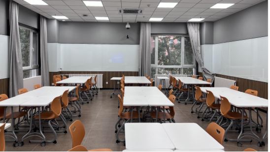 奧威亞|多場(chǎng)景應(yīng)用創(chuàng)新，北京這些學(xué)校如何做實(shí)做深數(shù)字化？