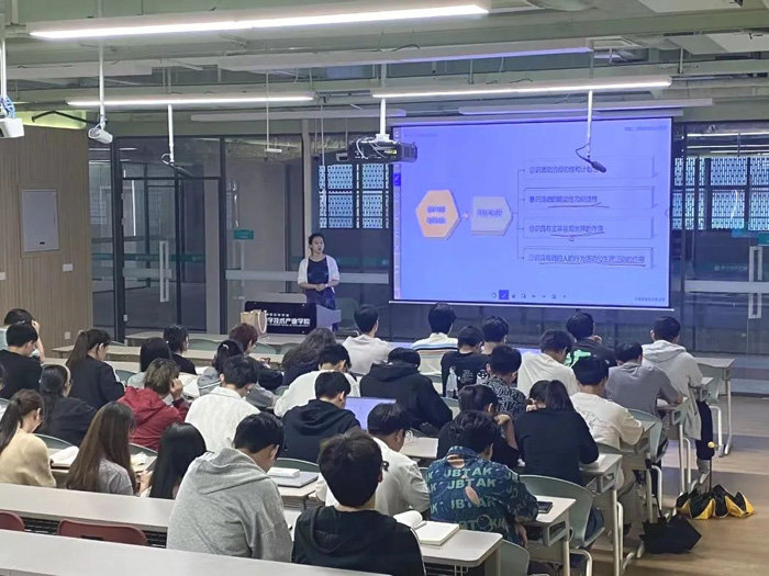 高校案例 | 跟隨夏天的風(fēng)，解鎖視美樂商教投影機(jī)“青春環(huán)游記”！（文末有彩蛋~）
