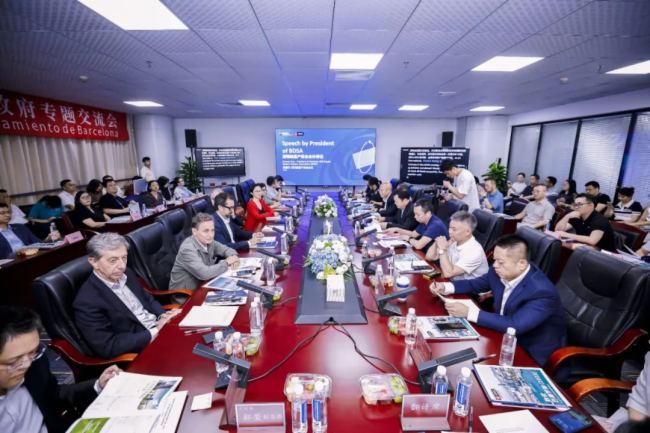 科倫特一體機助力 2024中國商用顯示&巴塞羅那市政府交流會